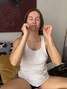 ElizabetBlack online show from March 18, 7:44 am