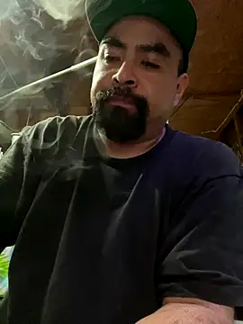 Snapshot of Jonathanfrom420 chatting on September 9, 5:01 pm Jonathanfrom420 online show from September 9, 5:01 pm