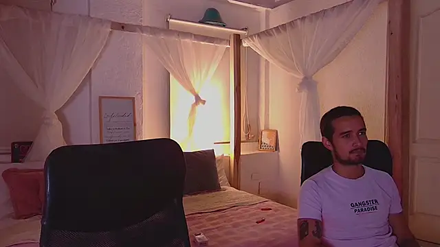 Laila asher online show from September 12, 1:06 am