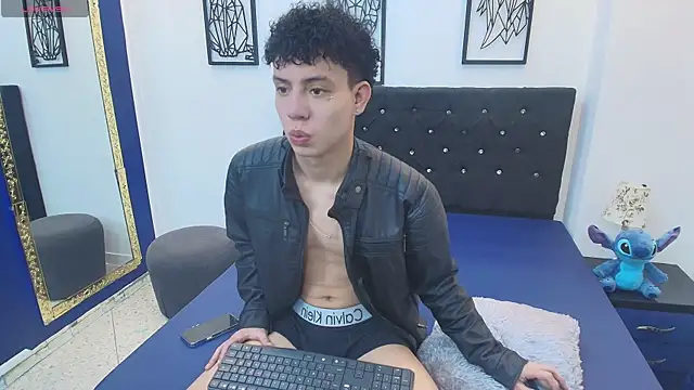 JoseLucian online show from December 16, 8:03 pm