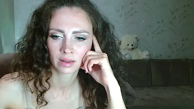 Amber Carrol online show from June 4, 8:15 pm