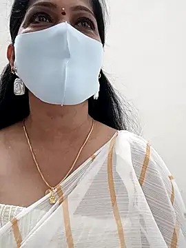 Snapshot of shivani27 chatting on September 15, 3:34 pm shivani27 online show from September 15, 3:34 pm