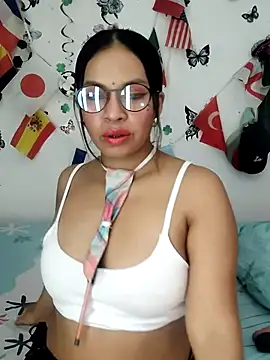 Snapshot of AntonelaMorriz chatting on July 3, 9:59 am AntonelaMorriz online show from July 3, 9:59 am