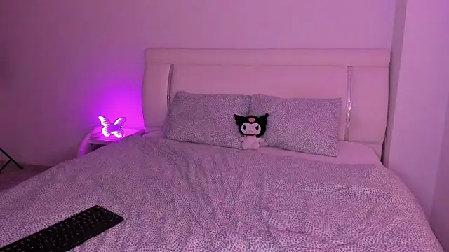 ScarlettJakobs online show from May 20, 3:24 am