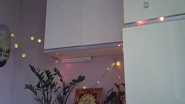 Krystal 82 online show from October 22, 9:09 am