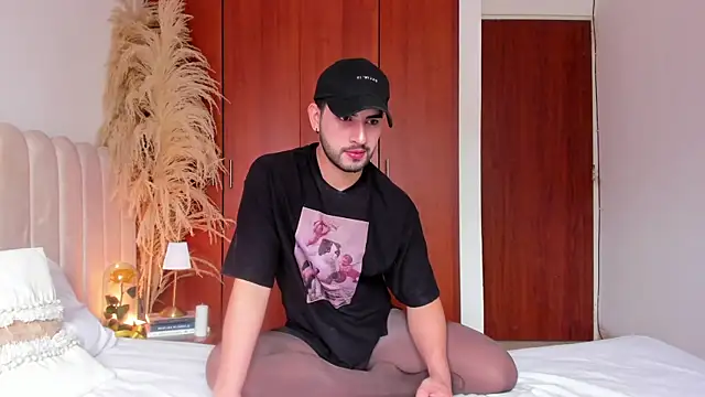 Snapshot of Dark_beauty2 chatting on September 11, 7:47 pm Dark beauty2 online show from September 11, 7:47 pm