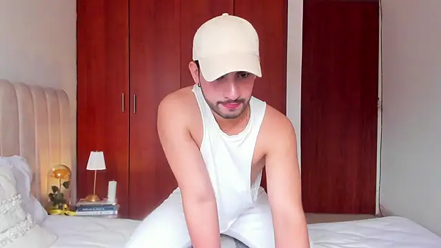 Snapshot of Dark_beauty2 chatting on September 15, 5:57 pm Dark beauty2 online show from September 15, 5:57 pm