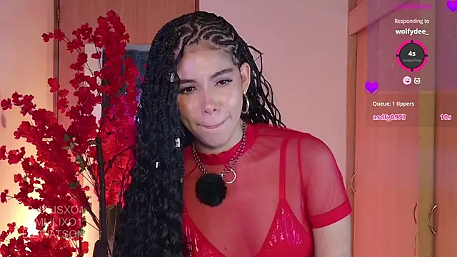 lilijwatson online show from May 16, 6:43 am