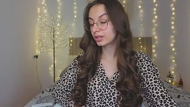 Real cutie1 online show from December 15, 1:59 pm