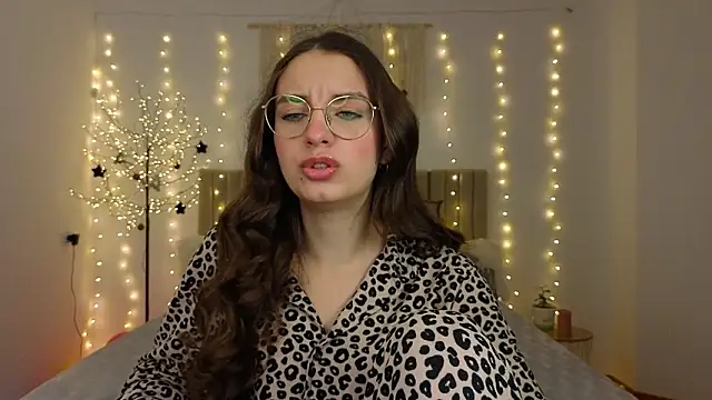 Real cutie1 online show from January 19, 1:37 pm