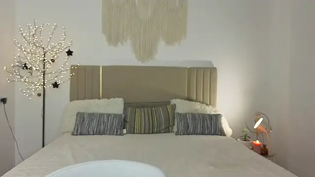 Real cutie1 online show from February 11, 2:00 pm