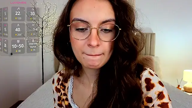 Snapshot of Real_cutie1 chatting on July 2, 12:55 pm Real cutie1 online show from July 2, 12:55 pm
