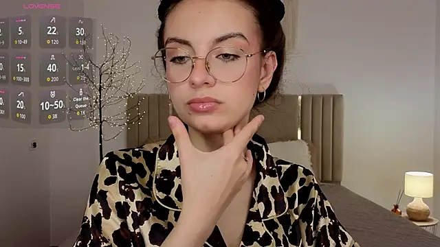 Snapshot of Real_cutie1 chatting on July 7, 12:42 pm Real cutie1 online show from July 7, 12:42 pm