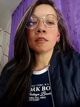 Chriss girl of imaginatio online show from December 2, 11:11 pm