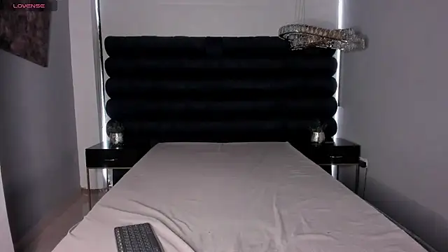 rubyrouge   online show from December 4, 7:33 pm