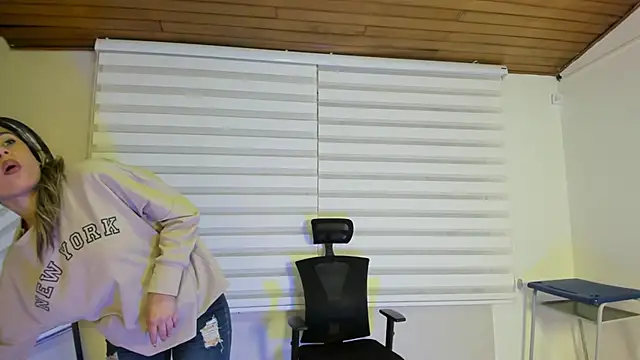 Rachell criss online show from November 13, 3:38 am