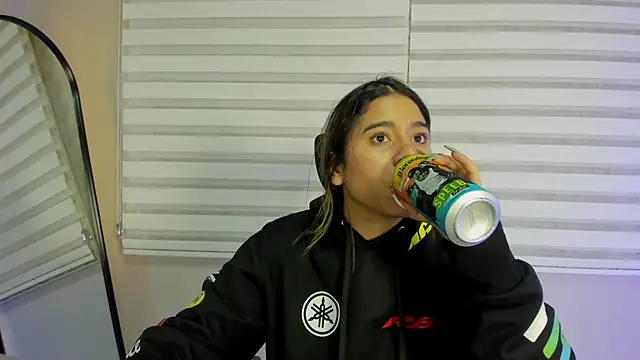 Rachell criss online show from November 15, 3:59 am