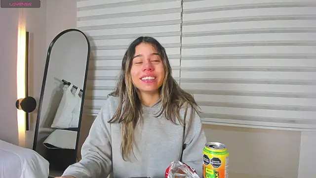 Rachell criss online show from January 17, 3:55 am