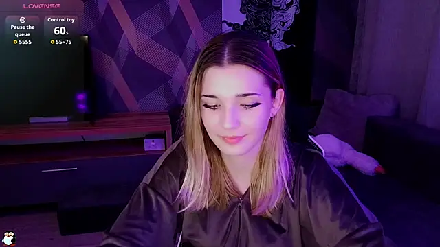 Sandy Belle online show from October 9, 9:13 pm