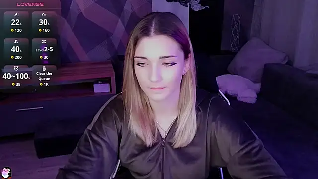 Sandy Belle online show from November 13, 7:46 pm