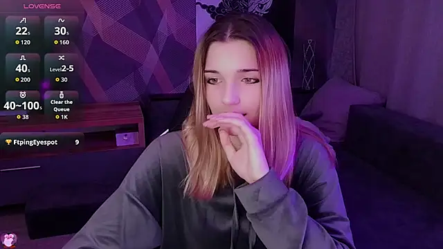 Sandy Belle online show from November 19, 8:42 pm