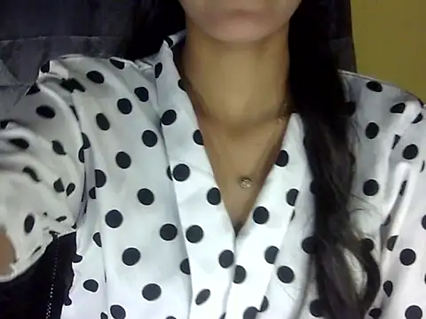 zara Khan0 online show from October 3, 2:03 pm