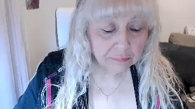 Snapshot of SusiLifeXXX chatting on October 27, 9:30 pm SusiLifeXXX online show from October 27, 9:30 pm