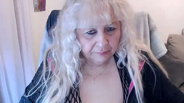 Snapshot of SusiLifeXXX chatting on November 2, 8:33 pm SusiLifeXXX online show from November 2, 8:33 pm