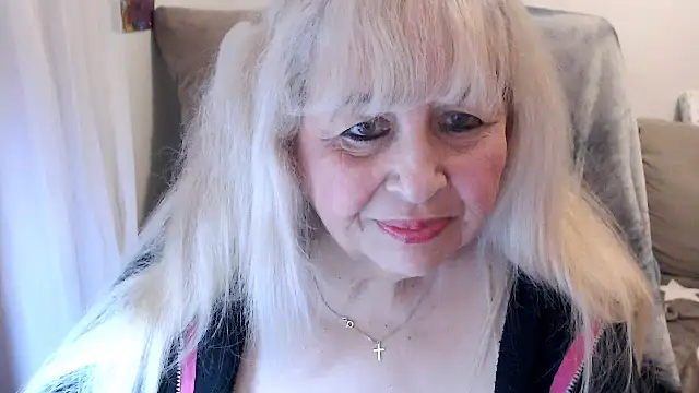 Snapshot of SusiLifeXXX chatting on November 4, 9:14 pm SusiLifeXXX online show from November 4, 9:14 pm