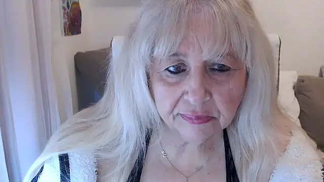 Snapshot of SusiLifeXXX chatting on November 12, 8:08 pm SusiLifeXXX online show from November 12, 8:08 pm