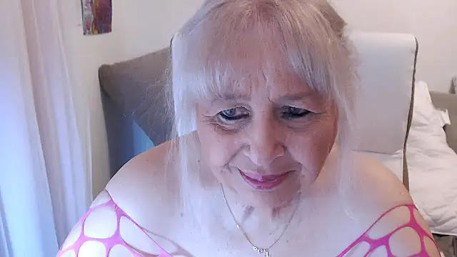 Snapshot of SusiLifeXXX chatting on November 24, 8:08 pm SusiLifeXXX online show from November 24, 8:08 pm