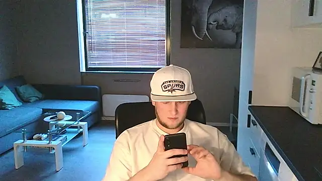 Dartanjanas13 online show from September 12, 4:18 pm