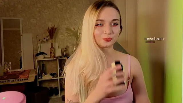 Snapshot of Lucyinthesheets chatting on October 23, 6:06 pm Lucyinthesheets online show from October 23, 6:06 pm