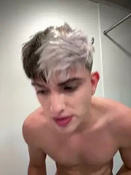 Justin trevor1 online show from May 9, 1:11 am