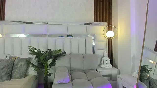 im kasumi online show from December 18, 1:06 pm