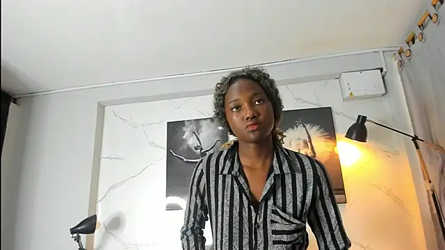 Evaa 18 online show from November 1, 5:59 pm