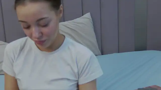 ZoeyNeal online show from March 30, 2:07 pm