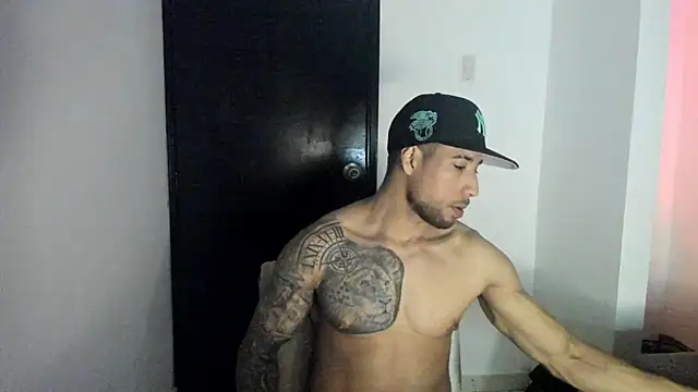 ThiagoLugo online show from April 18, 4:38 am