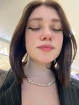 lucy-joy online show from December 23, 7:39 am