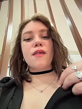 lucy-joy online show from February 24, 9:29 am