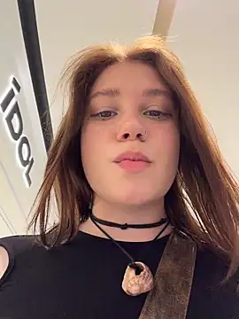 lucy-joy online show from May 22, 10:32 am