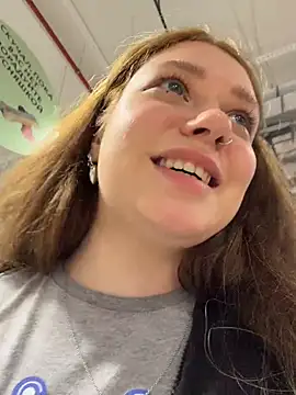 Snapshot of lucy-joy chatting on July 14, 9:14 am lucy-joy online show from July 14, 9:14 am