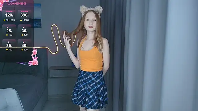 Snapshot of FoxyMira chatting on September 26, 1:48 pm FoxyMira online show from September 26, 1:48 pm