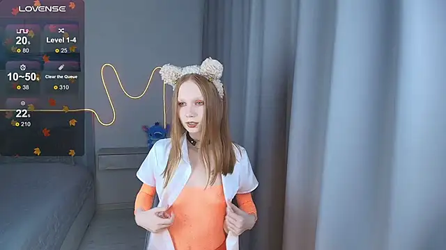 Snapshot of FoxyMira chatting on October 3, 1:19 pm FoxyMira online show from October 3, 1:19 pm