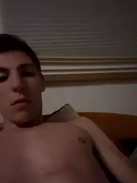 Snapshot of sexyman04 chatting on January 8, 9:39 pm sexyman04 online show from January 8, 9:39 pm