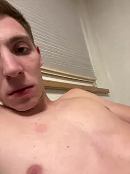 Snapshot of sexyman04 chatting on February 23, 10:40 pm sexyman04 online show from February 23, 10:40 pm