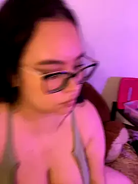 Emily Taylor2 online show from November 2, 4:04 am