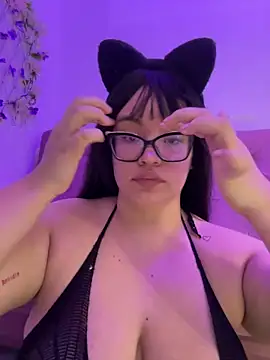 Emily Taylor2 online show from February 6, 12:37 am