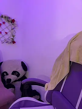 Emily Taylor2 online show from February 22, 2:02 am