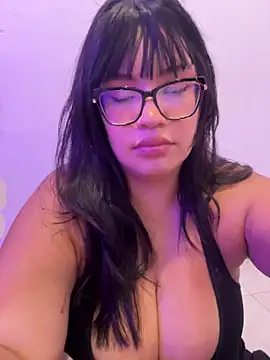 Emily Taylor2 online show from April 25, 2:03 am